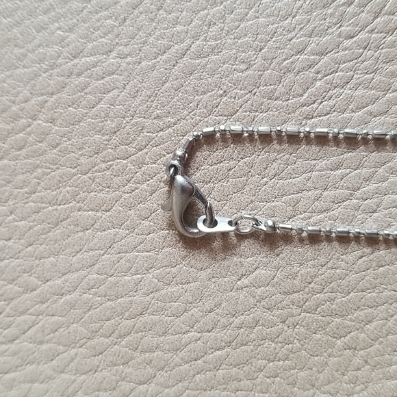 Silver crystal heart necklace - Picture 4 of 10